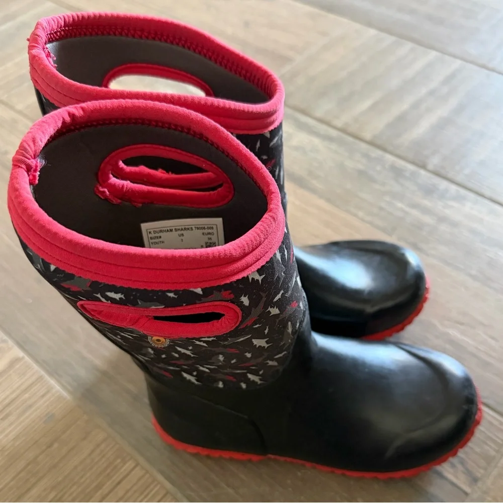 Kids Bogs classic Durham shark size 3